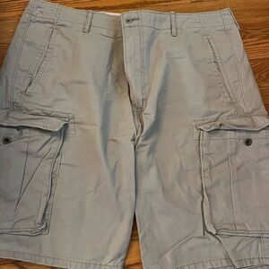 EUC Levi's Men's Cargo Shorts